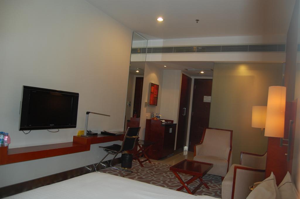 Shenzhen Caa Holy Sun Hotel, Luohu Railway Station Exterior foto